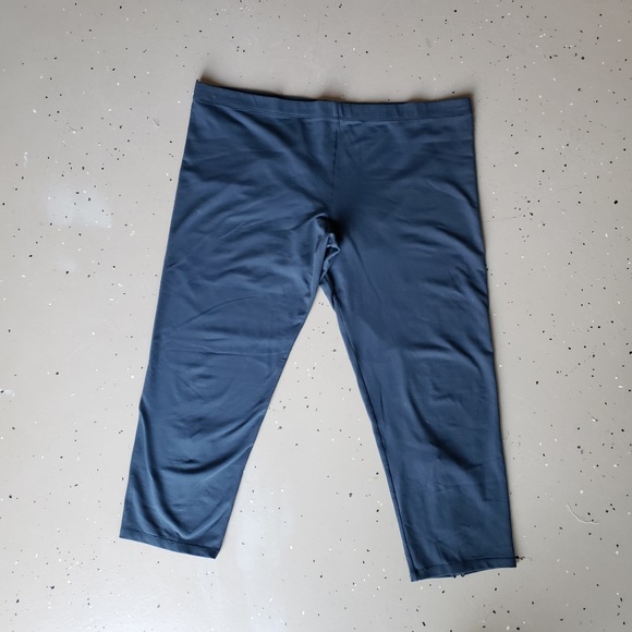GAP Capri Yoga Pants in Women Size XL - Picture 2 of 4